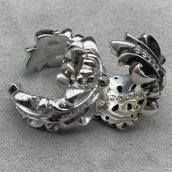 Cross ring with diamond opening