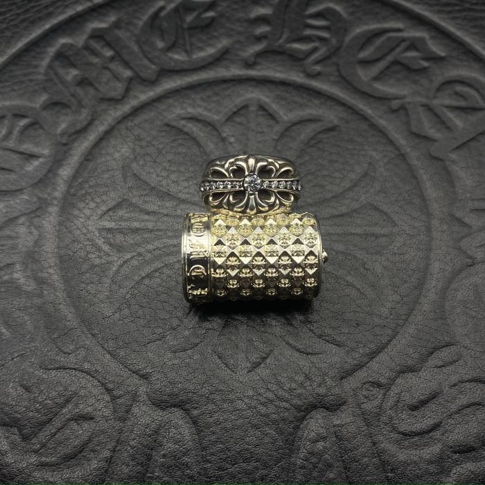 Medium size keeper ring with diamond