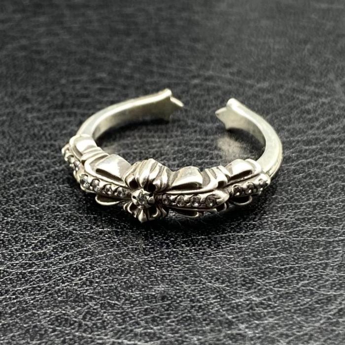 Cross ring with diamond opening