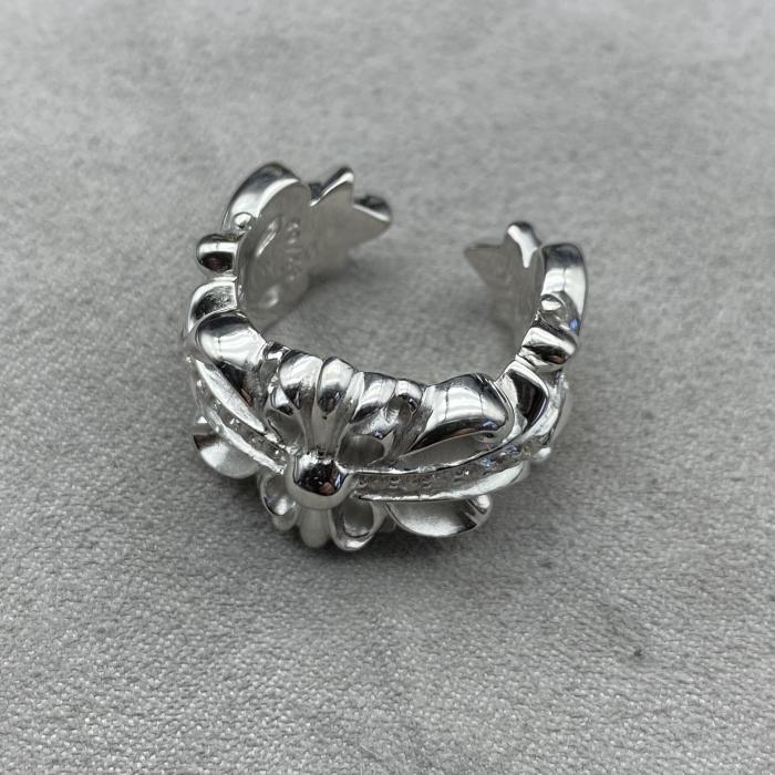 Cross ring with diamond opening
