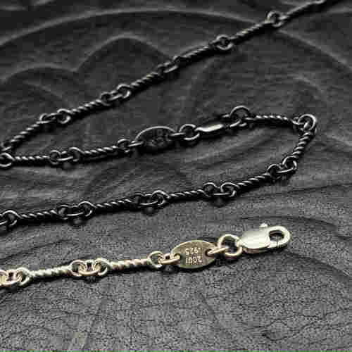 Double pendant necklace