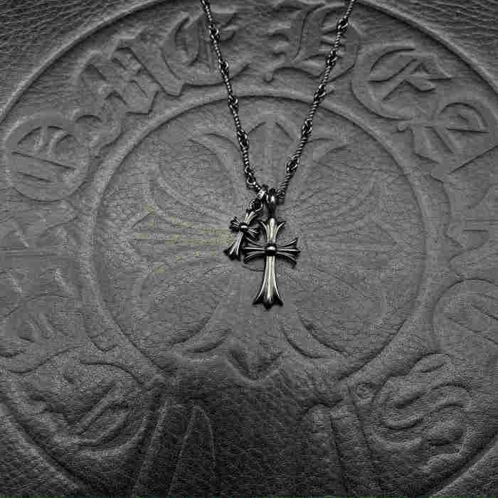 Double pendant necklace