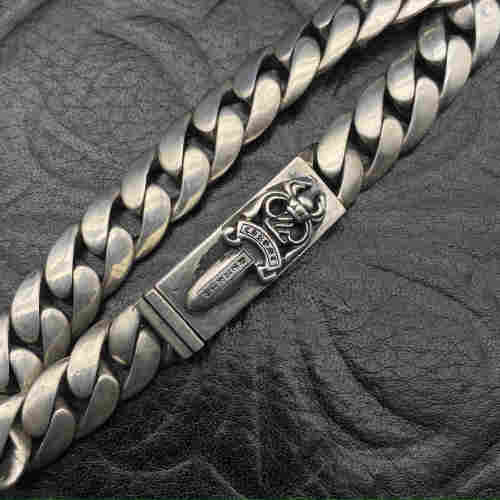 Smooth sword bracelet