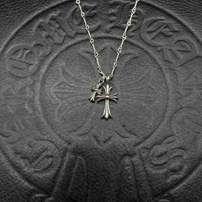 Double pendant necklace