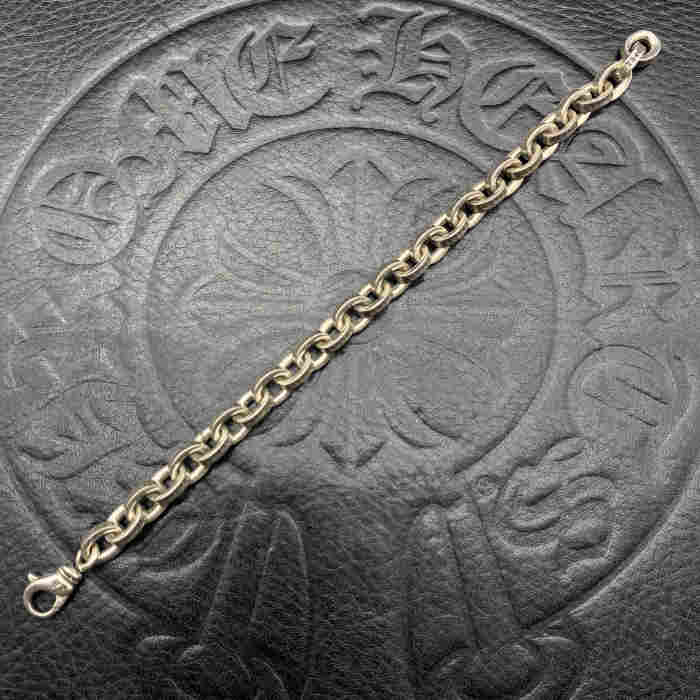 Bold engraved bracelet