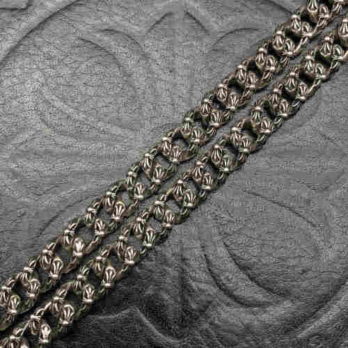 Cuban lobster buckle necklace