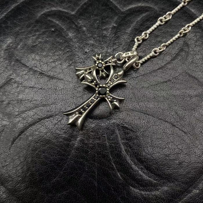 Double pendant necklace with diamonds