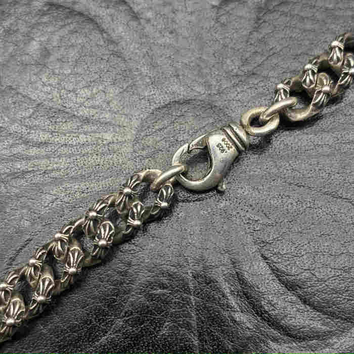 Cuban lobster buckle necklace