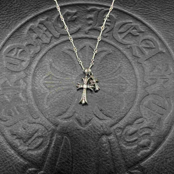 Double pendant necklace