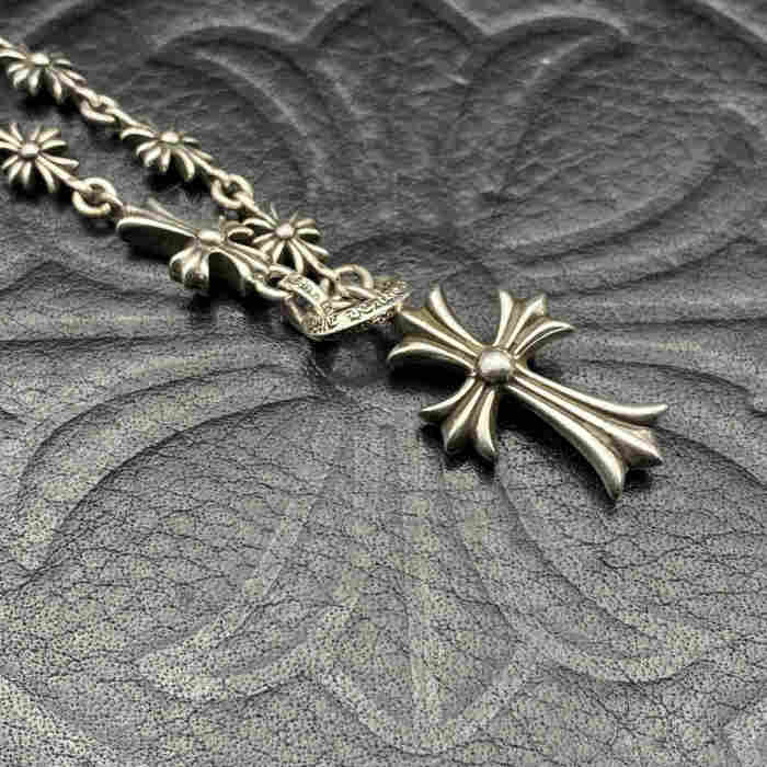 Cross adjustable necklace