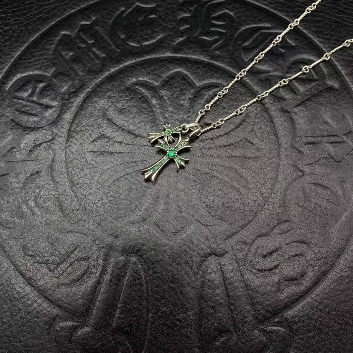 Double pendant necklace with diamonds