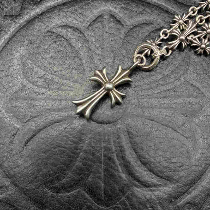 Cross adjustable necklace