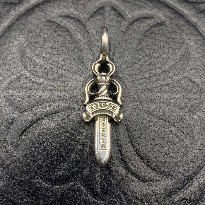 Medium sized sword pendant