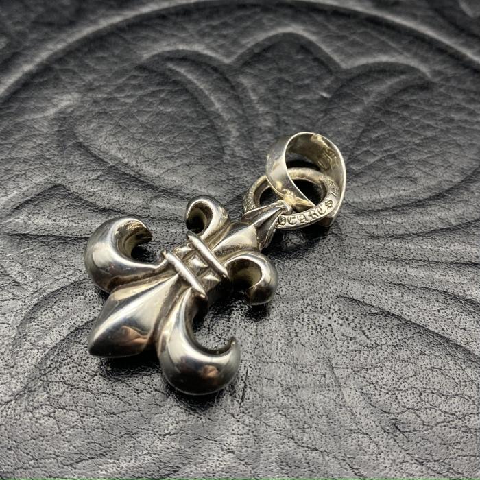 Circular Iris Pendant