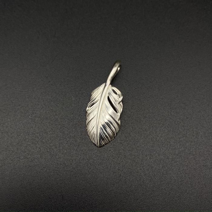 Small feather pendant