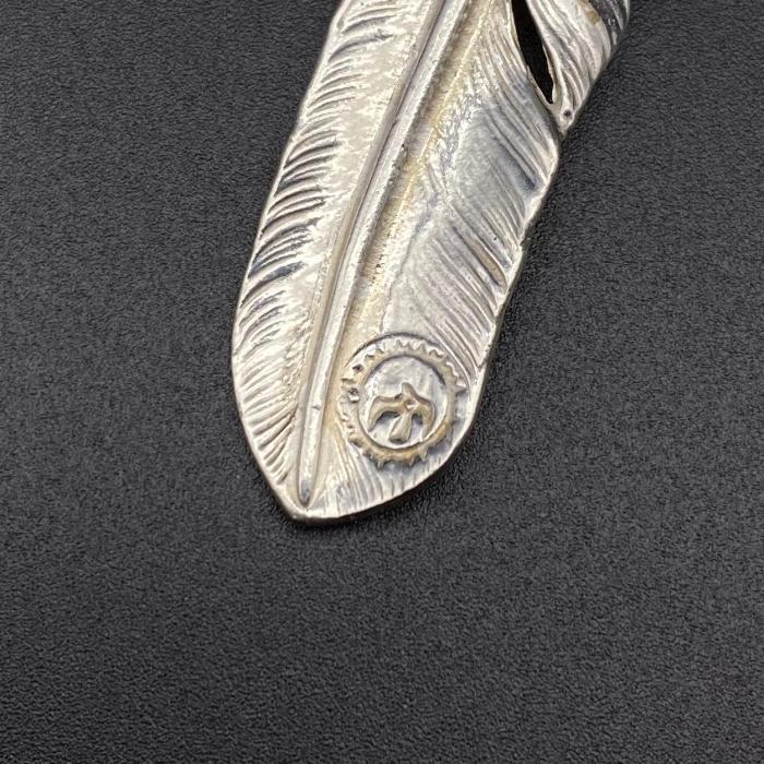 Eagle Claw Point Gold Feather