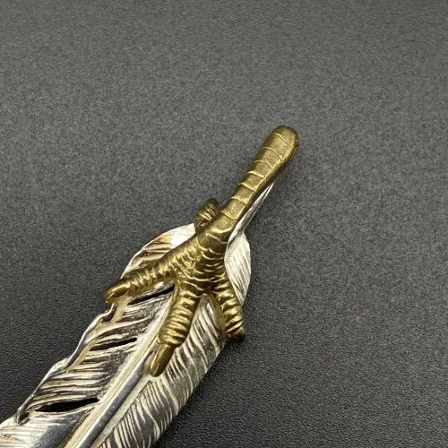 Eagle Claw Point Gold Feather