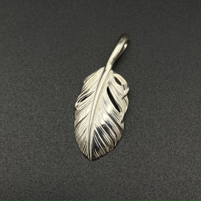 Small feather pendant