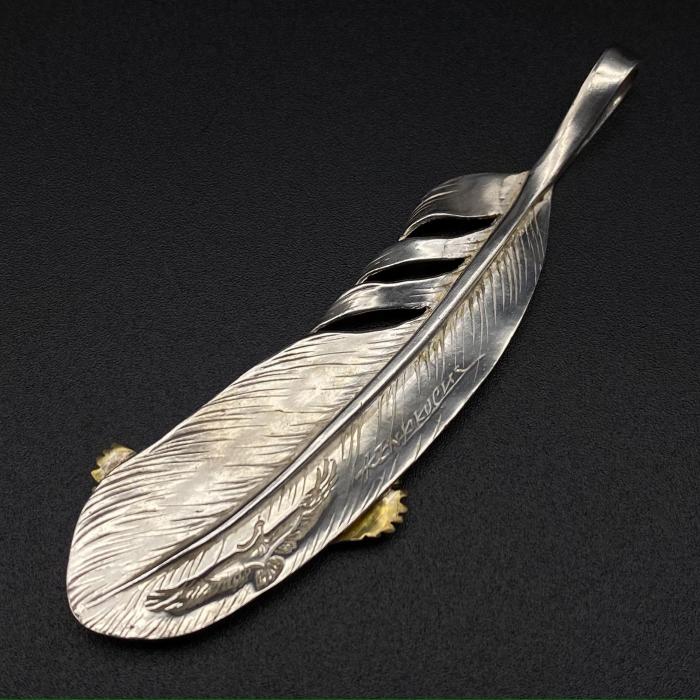 Eagle inlaid with natural feathers
