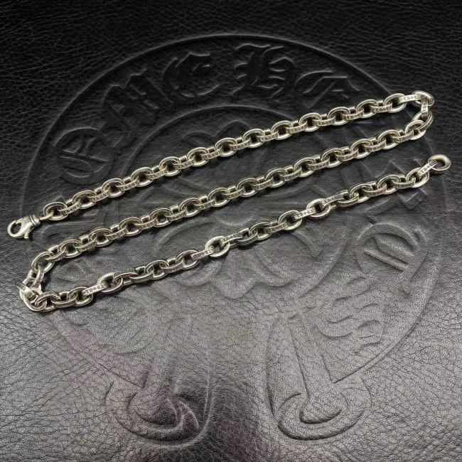 Bold engraved necklace