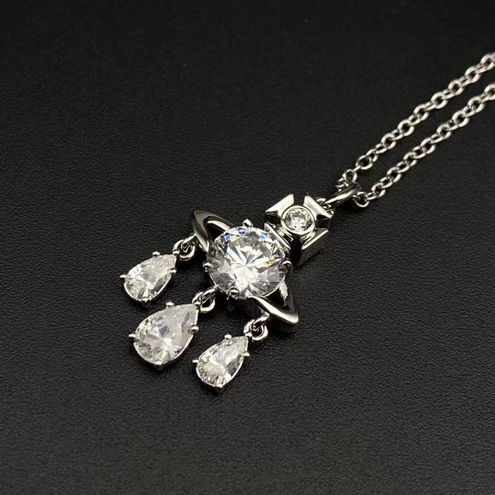 Crystal pendant necklace