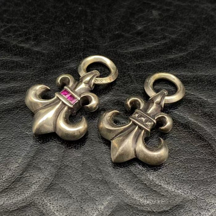 Small Iris Pendant with Diamond