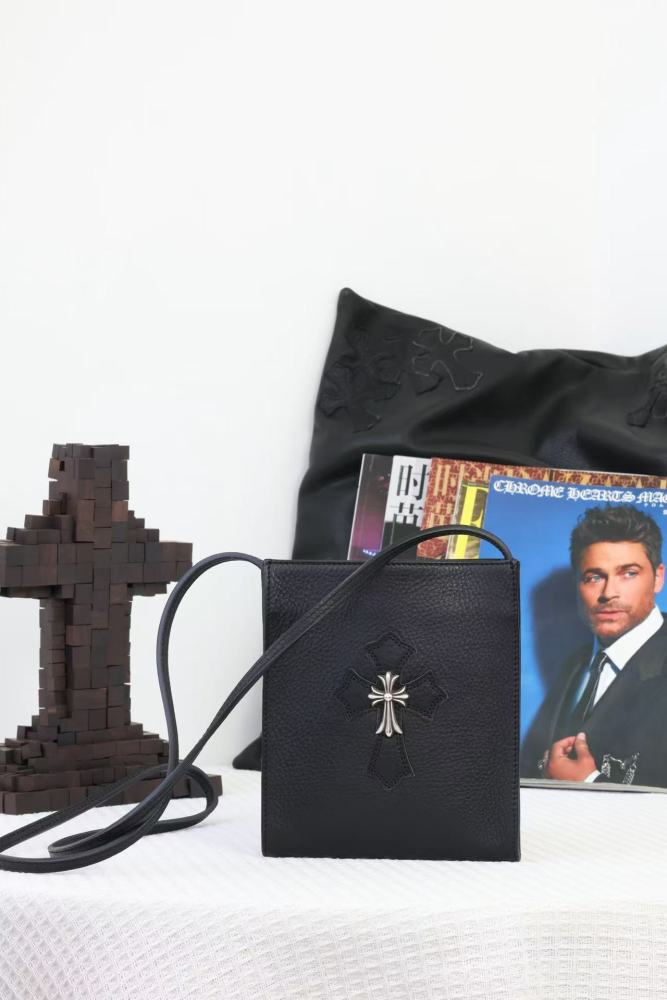 Leather silver buckle cross tote bag