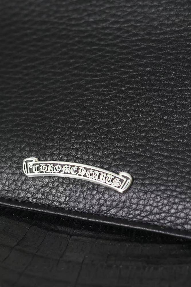 Rectangular zippered handbag