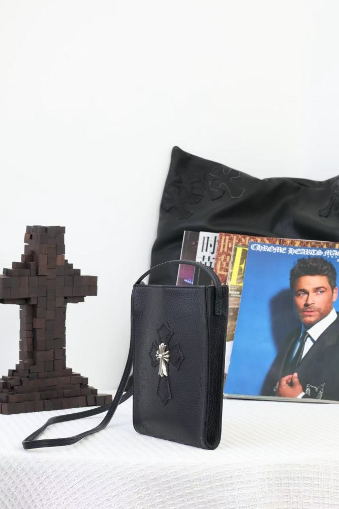 Leather silver buckle cross tote bag