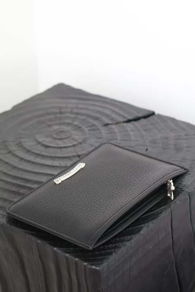 Rectangular zippered handbag