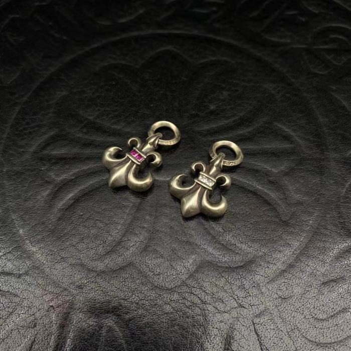 Small Iris Pendant with Diamond