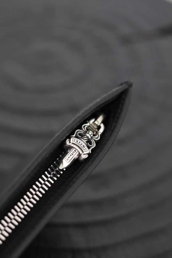 Rectangular zippered handbag