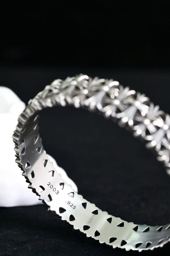 Full cross wristband