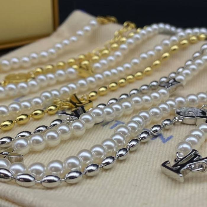 Pearl necklace bracelet