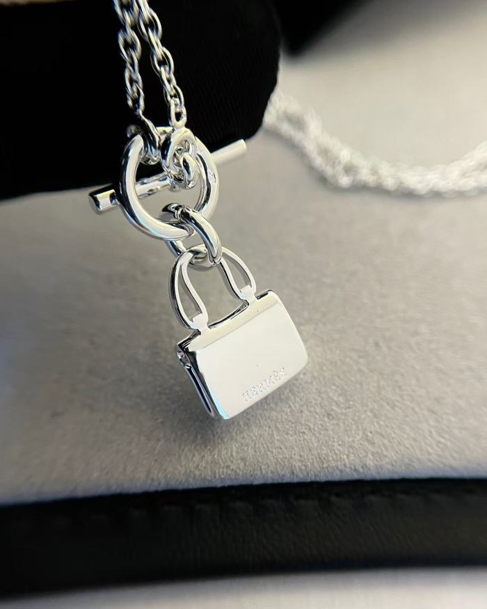 Kangkang Bag Necklace