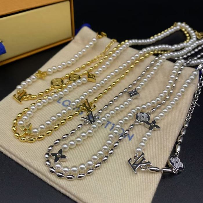 Pearl necklace bracelet