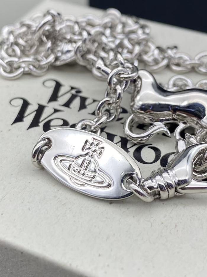 Pony necklace