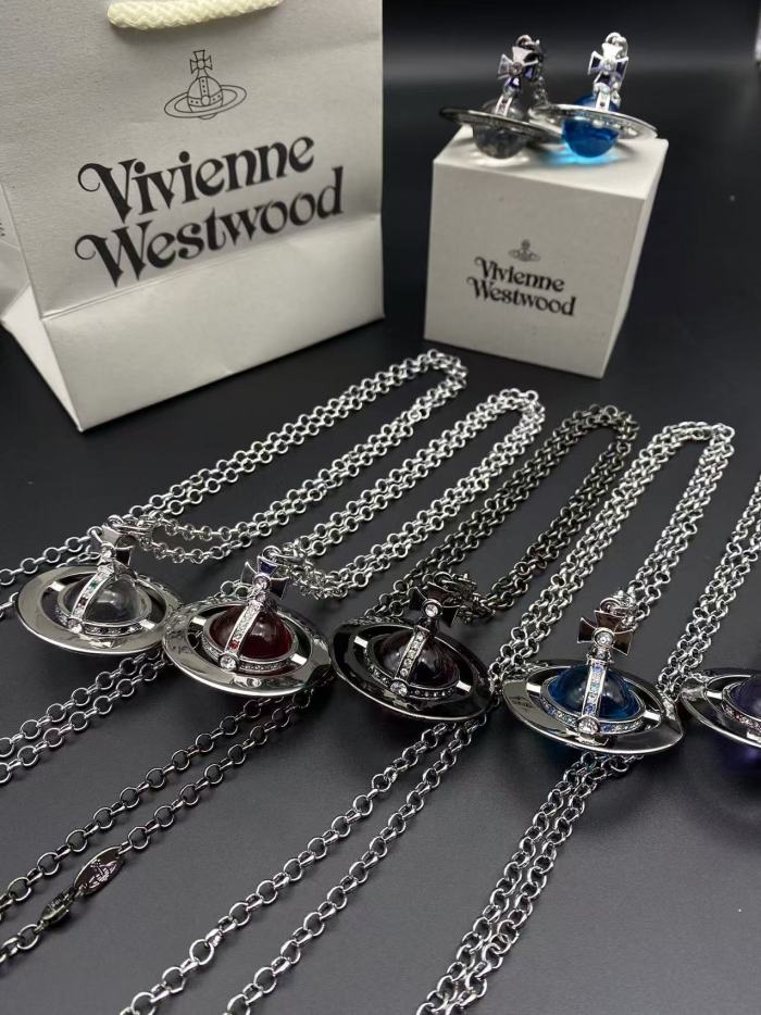 Large Pilot Necklace