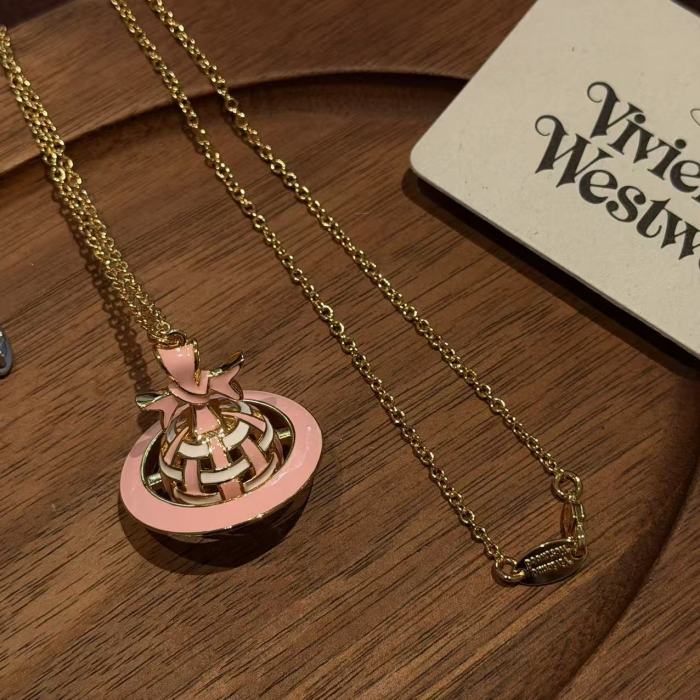 Weaving Saturn necklace