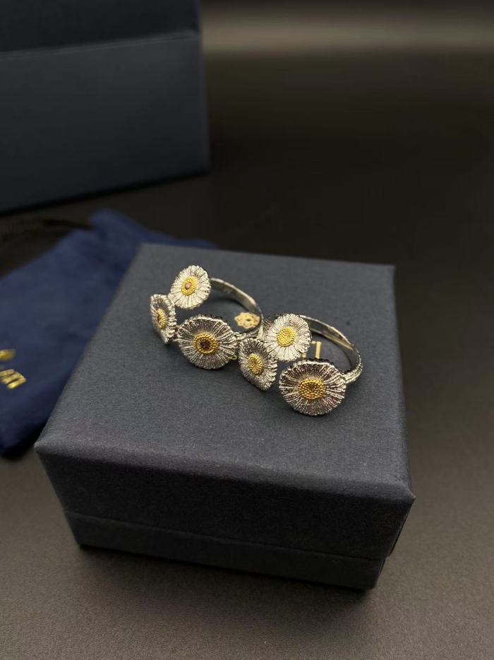 Three Flower Ring