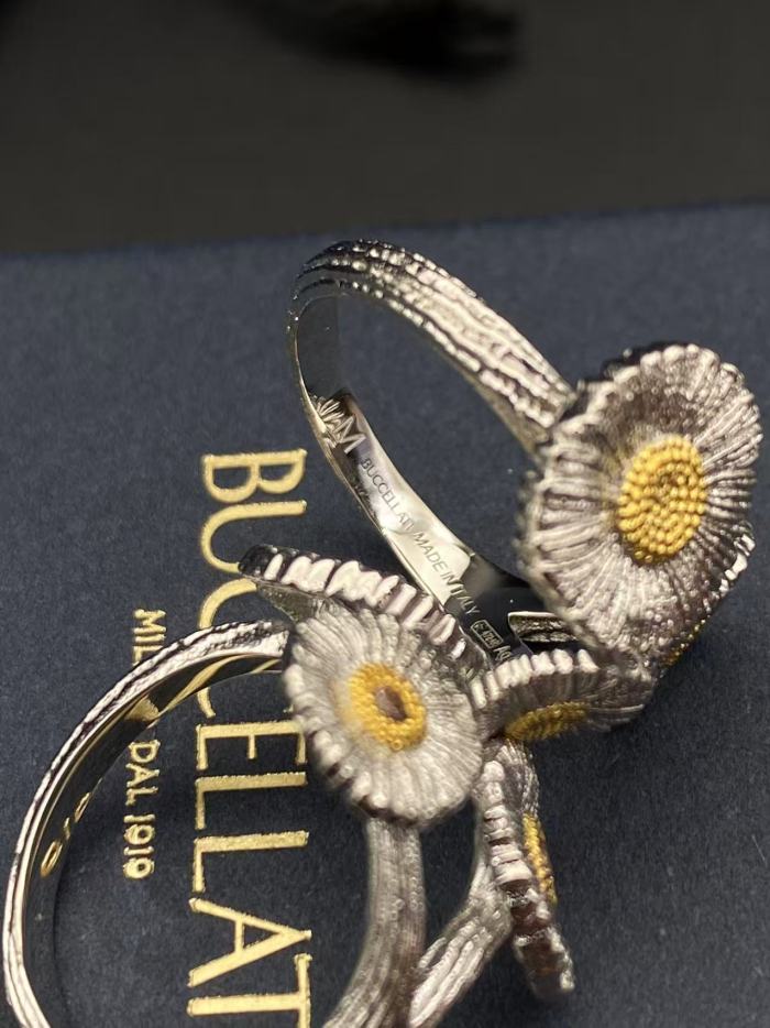 Three Flower Ring