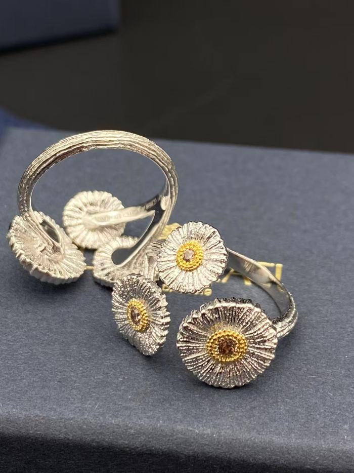 Three Flower Ring