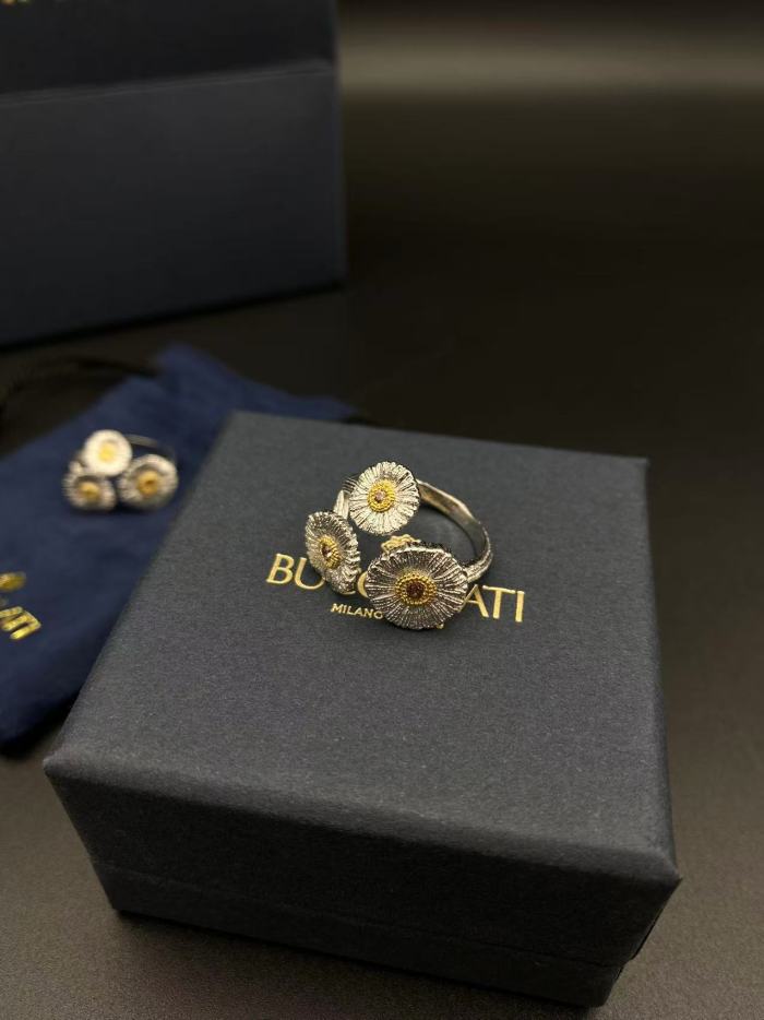 Three Flower Ring