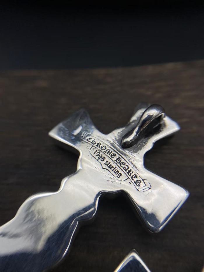 Medium pendant