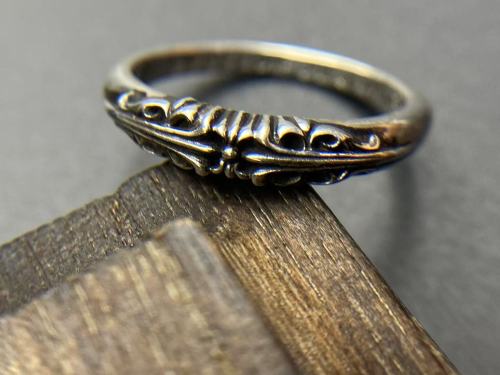 Narrow KT ring