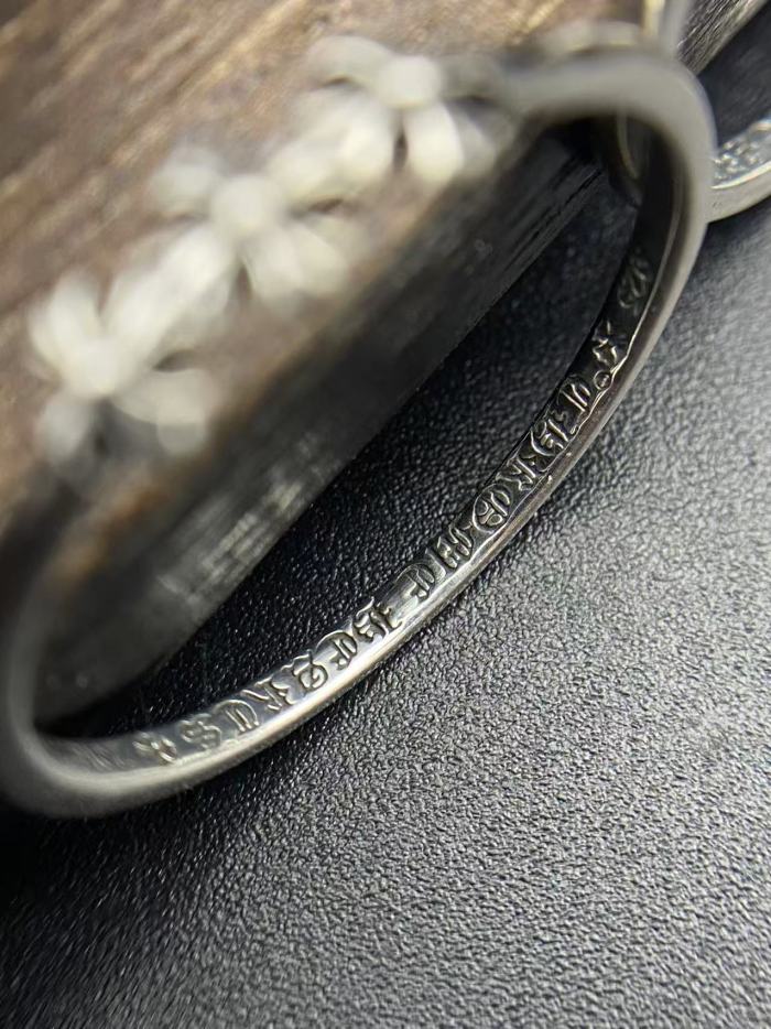 Cross shaped small ring