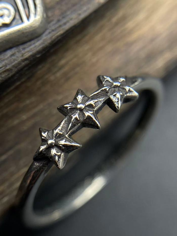 Cross shaped small ring