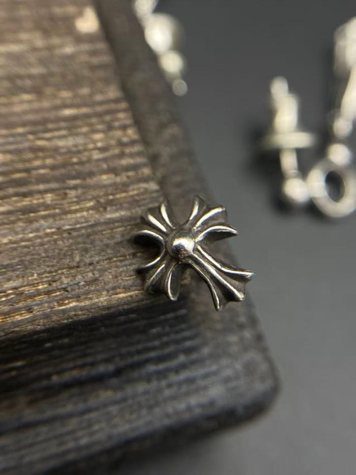 Five types of earrings
