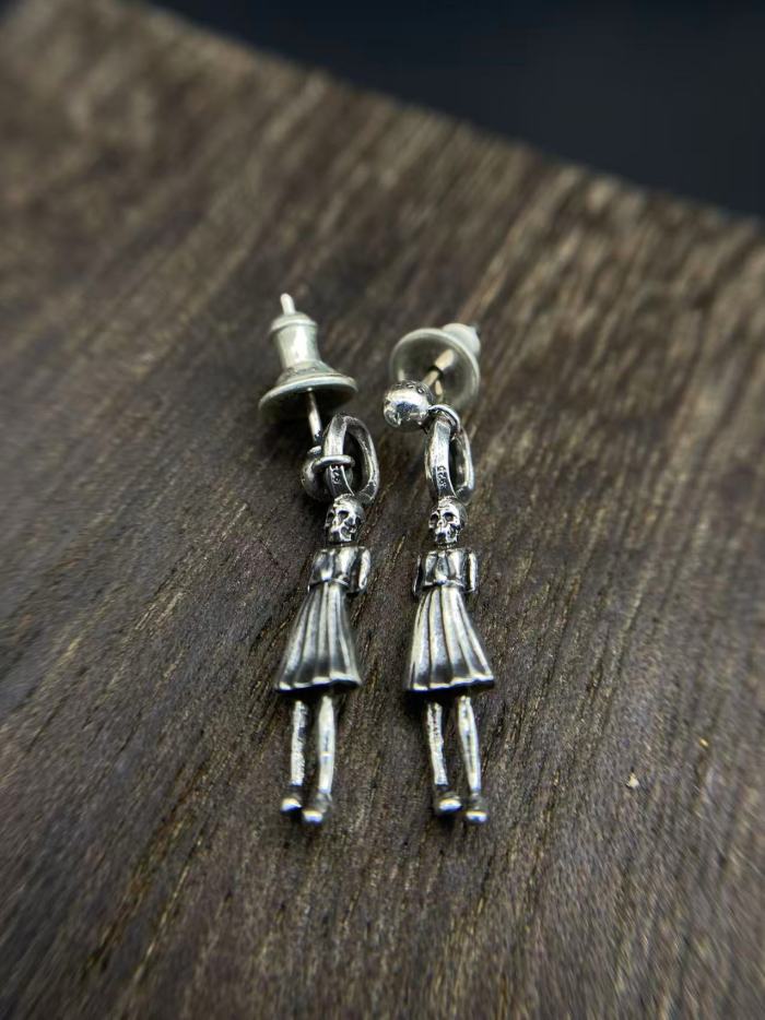 Five types of earrings