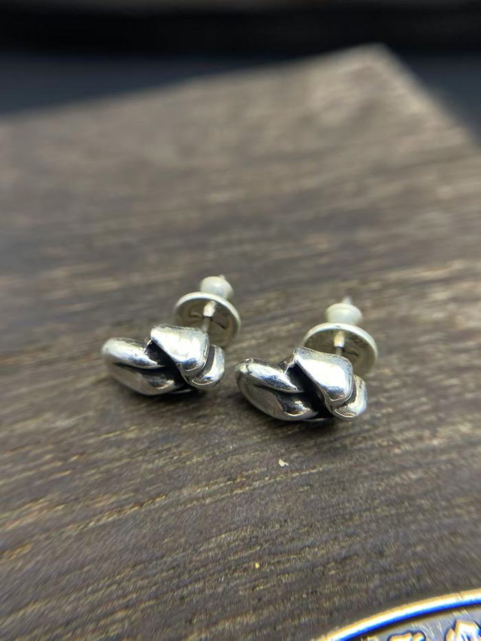 Five types of earrings